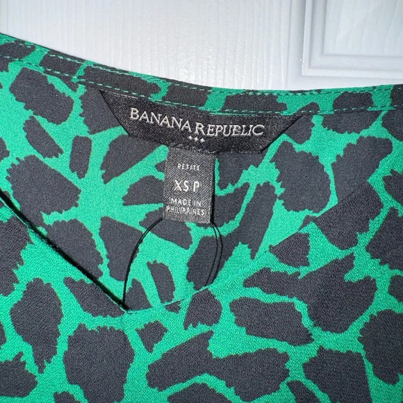 Black and Green Banana Republic Tank Top! - Picture 3 of 4